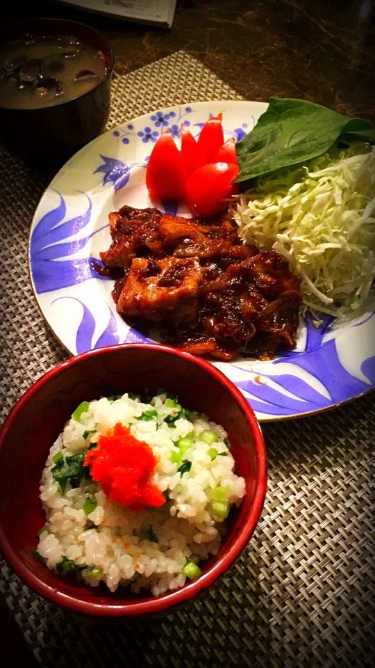 ニンニクと生姜と蜂蜜と濃い口醤油の‥‥キャベツが進むブラック生姜焼き＆大根の葉ご飯の明太子乗せ定食💓。|💍ごはん🍚さん