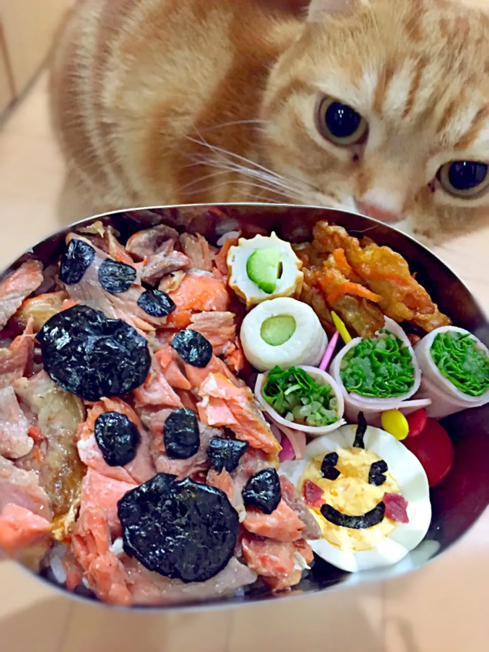 秋鮭弁当😽|さくらんぼさん