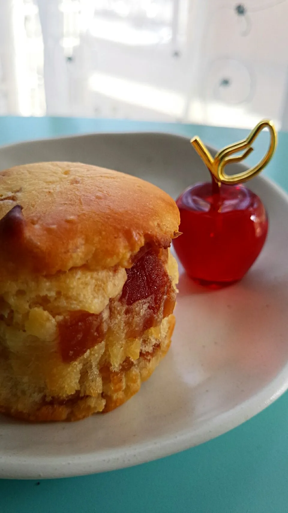 Snapdishの料理写真:蜜子副産物　皮入りパンマフィン🍎|高野裕子さん