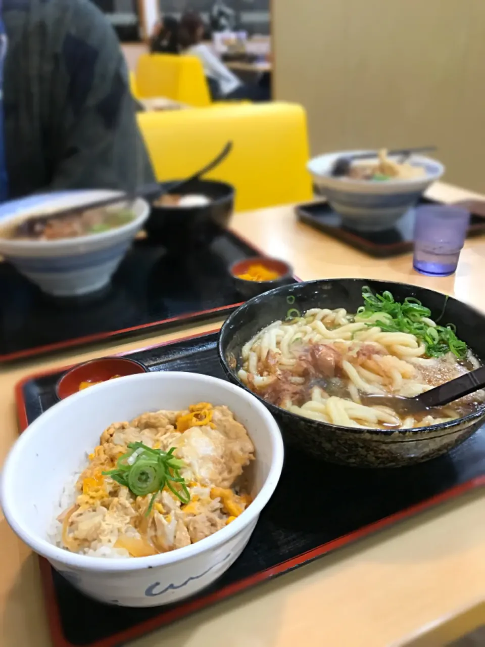 親子丼&おろしうどん2玉  
2玉、3玉でも値段は同じで嬉しい😆|みちるさん