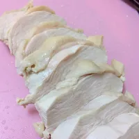 Snapdishの料理写真:胸肉で蒸し鶏肉|Sahoさん