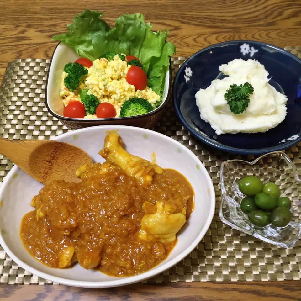 たまごサラダ・マッシュポテト・オリーブの新漬け・チキンカレー|美也子さん