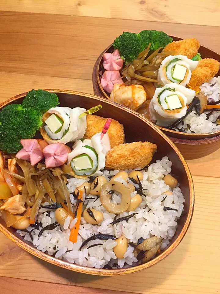 ふたり弁当

ひじき煮混ぜごはん
イカフライ
鶏肉玉ねぎのケチャップ炒め
きんぴら牛蒡
ソーセージ
ブロッコリー
大葉とチーズのちくわの裏巻き|ひななぎさん