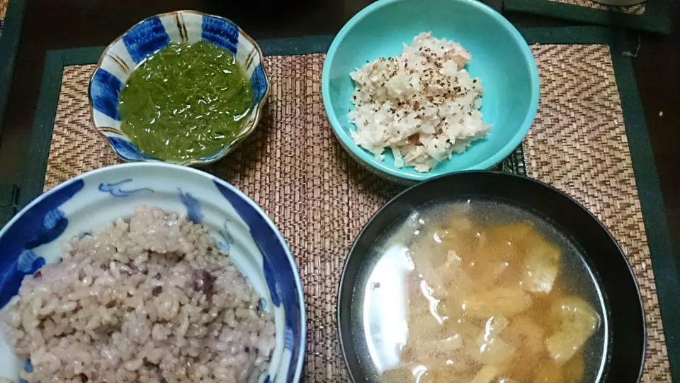 めかぶ＆シーチキン玉ねぎ＆キャベツの味噌汁|まぐろさん