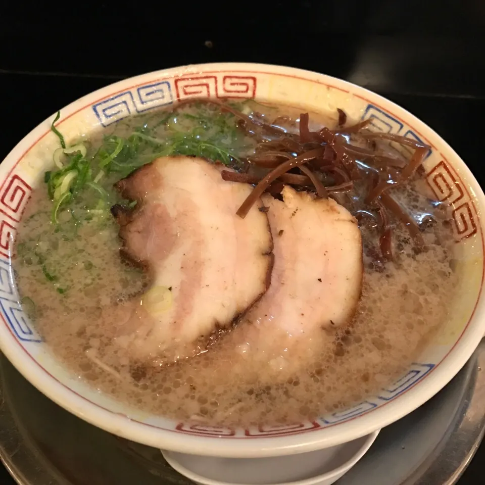 シメのラーメン
「博多だるま」|織友さん