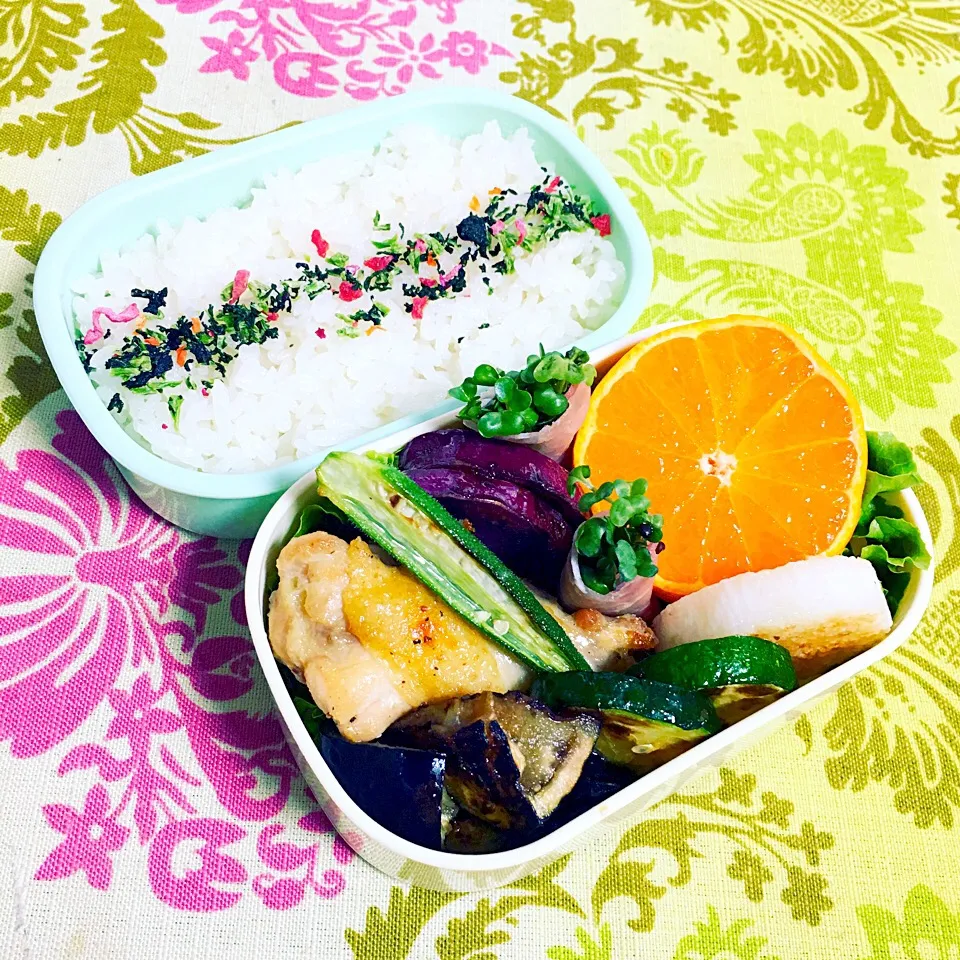 2016・11.15 tue ☀︎
今日の娘さん弁当🍱|かずちんさん