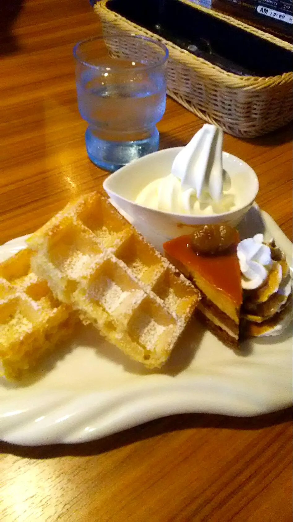 びっくりドンキーでデザートタイム💕🍴|ちはるさん