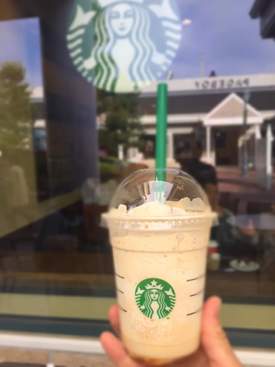 Snapdishの料理写真:Snow pecan nut frappuccino|チェリーリンさん