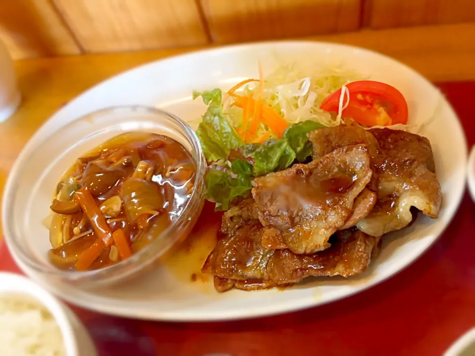 豚肉の生姜焼きとあんかけ小鉢|茶一郎さん