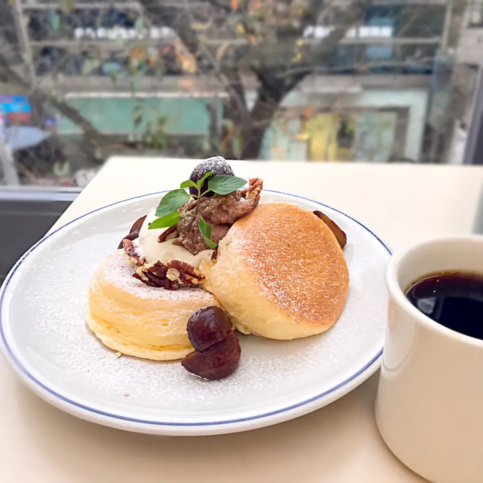 スフレパンケーキ専門店フリッパーズの奇跡のパンケーキ マロンクリーム😋|ジヨ美さん