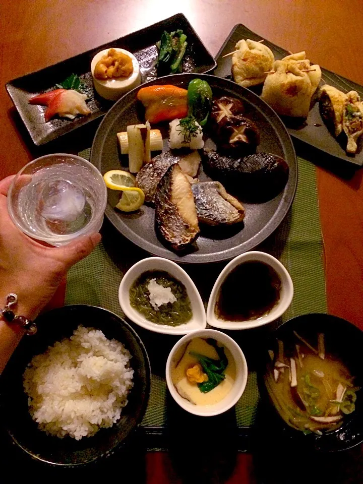 Today's Dinner🍴前菜･茶碗蒸し･しらす&ｵｸﾗ納豆の油揚げ包み･鰆の塩焼き･めかぶ･もずく酢･白飯･もやしのお味噌汁|🌈Ami🍻さん