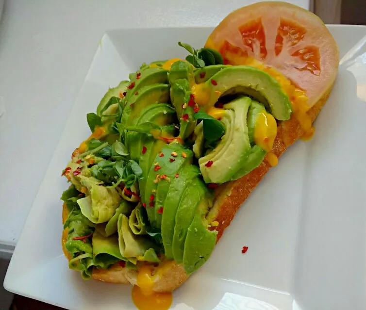 avocado toast|paulaさん