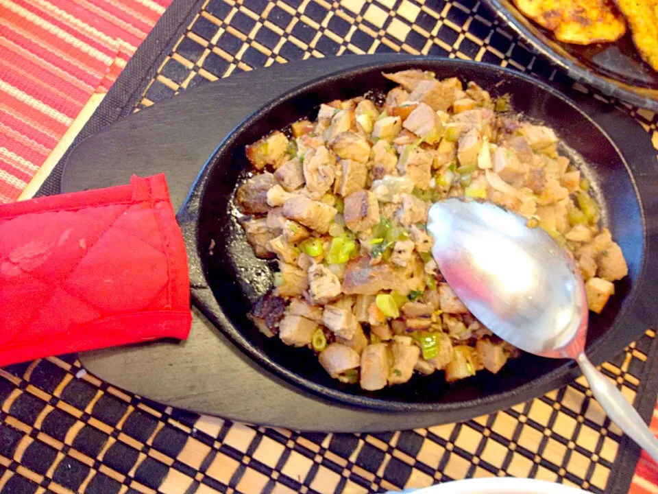 Sizzling sisig / sizzling pork|🌺IAnneさん