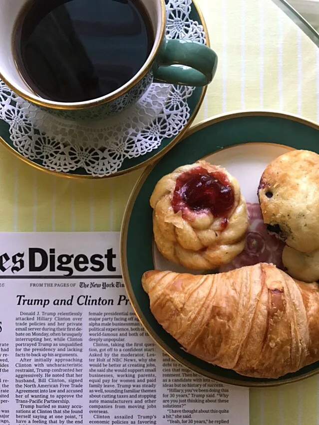 A yummy baked breakfast from several weeks ago. I love croissants!|Heather Mayさん