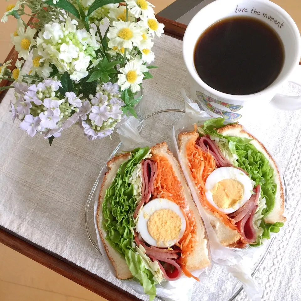 11/16❤︎炙り焼豚&茹でたまこ、クリームチーズ❤︎お野菜たっぷりamoサンド|Makinsさん