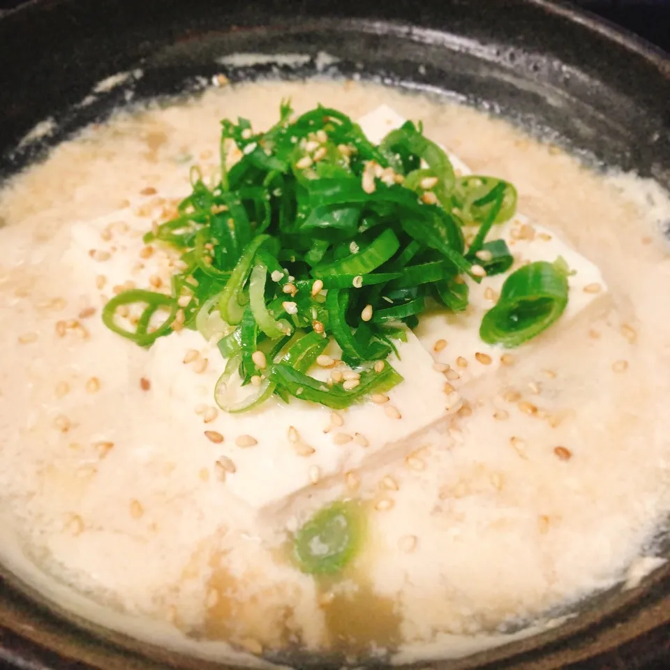 思わず飲み干しちゃう
豆乳白湯湯豆腐

特製割り下+豆乳+○○のだしで食べる湯豆腐です！|高橋 政光さん