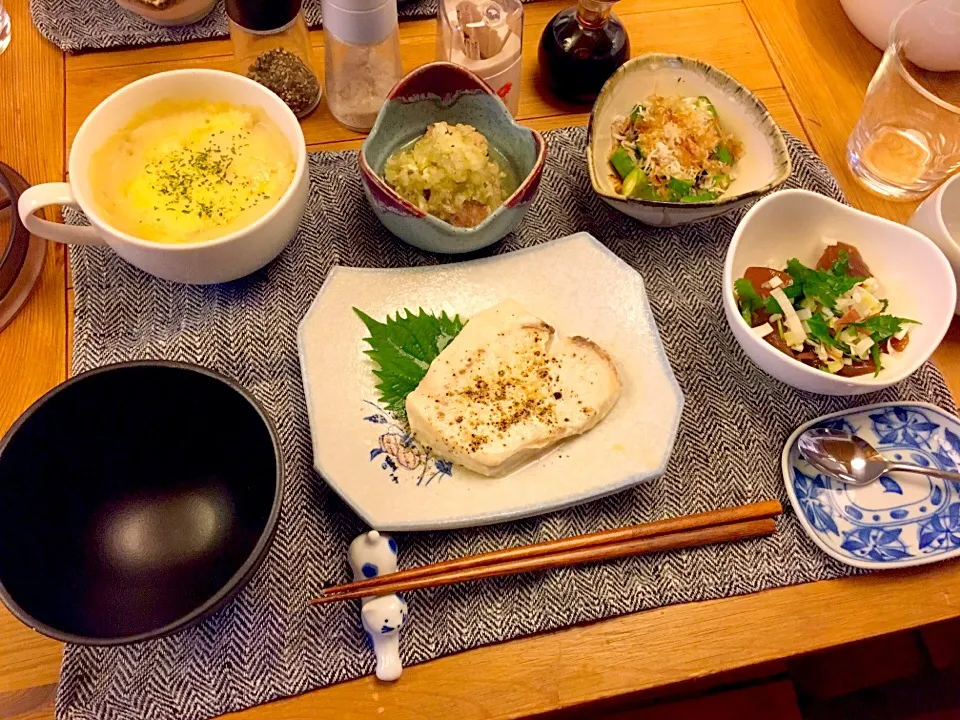 Snapdishの料理写真:島メカジキの塩麹焼き、島メジマグロの香草漬け、山芋グラタン、島オクラのおひたし、ゆで豚の玉ねぎソース和え|だいくじらさん