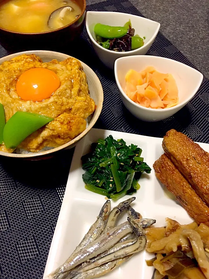 ☆自然薯どんぶり
☆紅白餅の味噌汁
☆ほうれん草のお浸し
☆切り干し大根の煮物
☆キビナゴの塩焼き
☆鯵のすり身の天ぷら
☆新生姜の甘酢漬け
☆スナックエンドウのサラダ|chikako sugimoto357さん