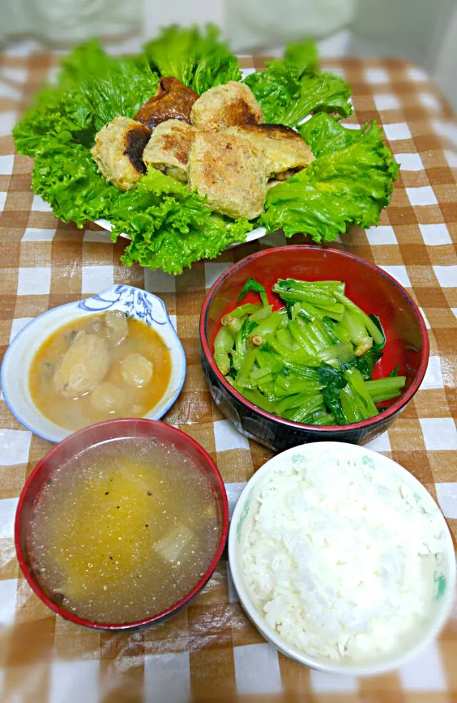 鯵の干物コロッケ
小松菜のお浸し
じゃがいもの煮物(昨日の残り)
鯵の干物の骨や残り入れたスープ|時雨さん