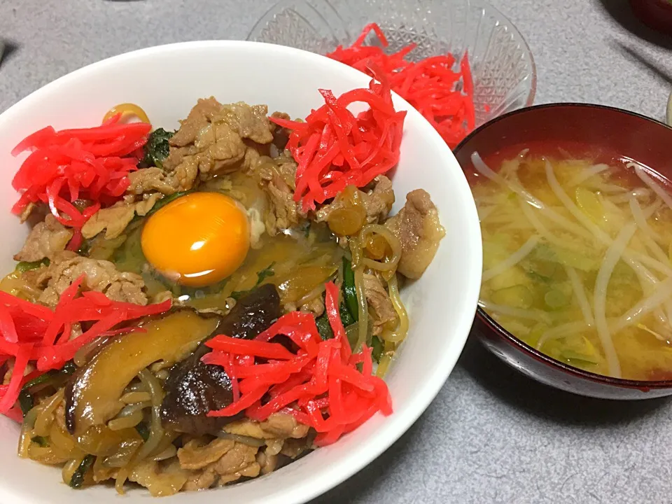 もち麦飯豚丼(豚すき焼き丼)、もやしネギ味噌汁|ms903さん