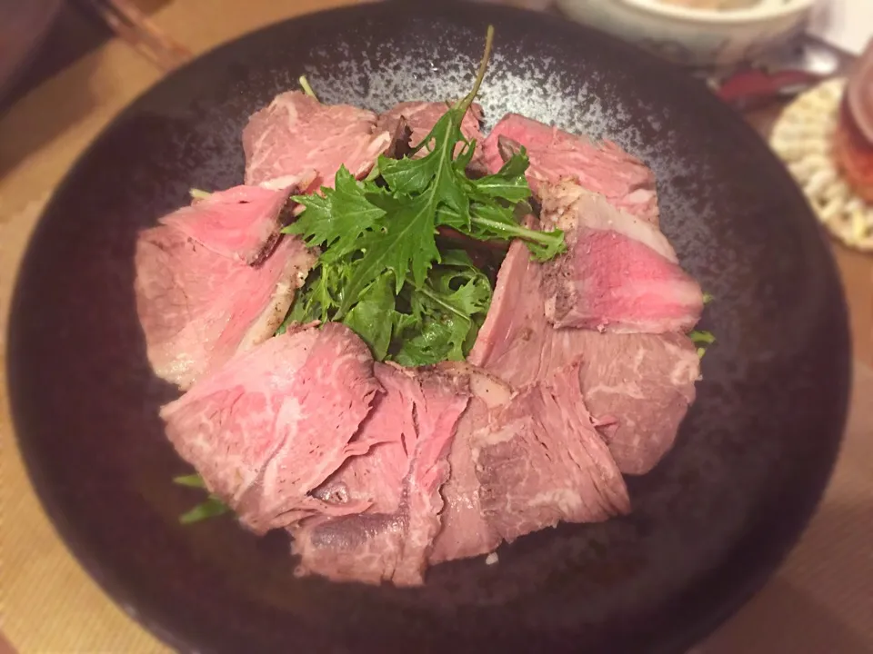 Snapdishの料理写真:肉屋で買ったローストビーフ！|yaekoさん