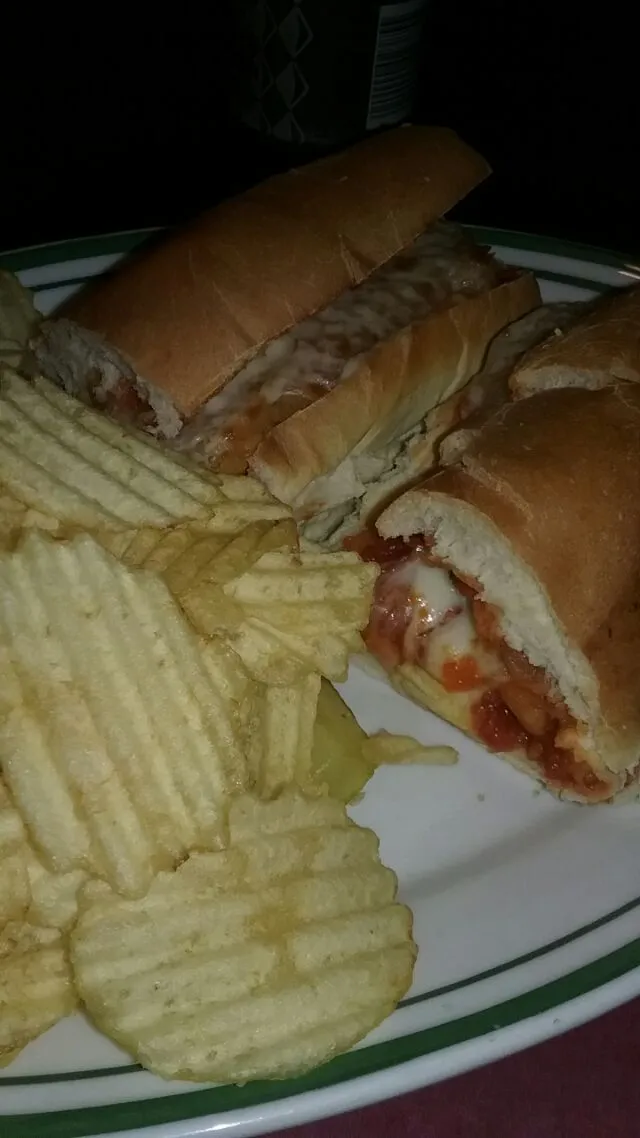 chix parm grinder with chips.|Polly Gelfusoさん