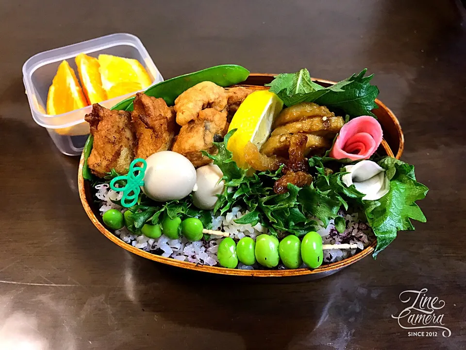 今日の私のお弁当🍱 ともさんの料理 柚子胡椒風味♪胸肉の丸め焼き、鱈も柚子こしょうで作ってみたら美味しいね‼️
デパ地下薩摩芋蓮根をヤーコンと蓮根でリピ‼️これも美味しい💕|とんちんさん