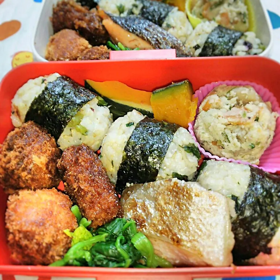 娘、私弁当🍱
   大根葉とじゃこのおにぎり🍙|miimiさん