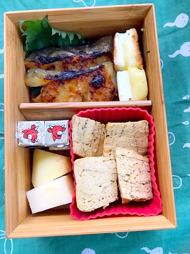 旦那のタンパク質弁当

☆出し巻き卵
☆タラの味噌マヨ焼き
☆はんぺんチーズ
☆チーズ
☆りんご|☆アスカ☆さん