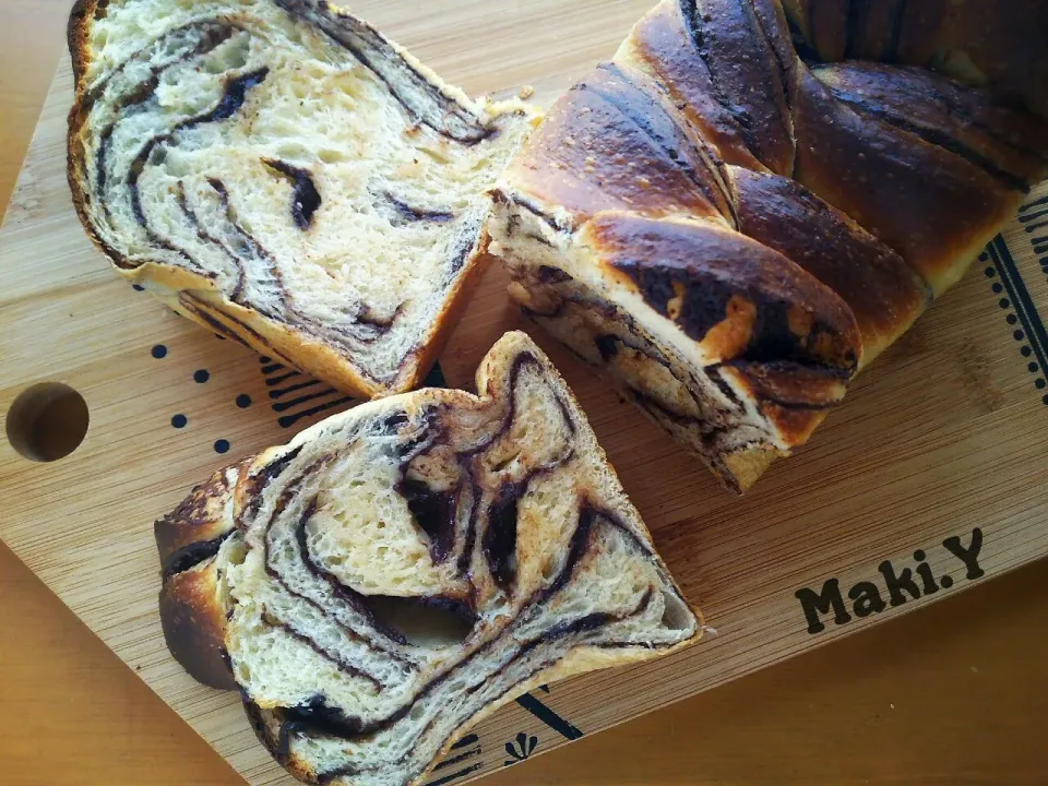 ブリオッシュ風角食パン🍞の生地でチョコシート折り込みパン🍫|真希さん