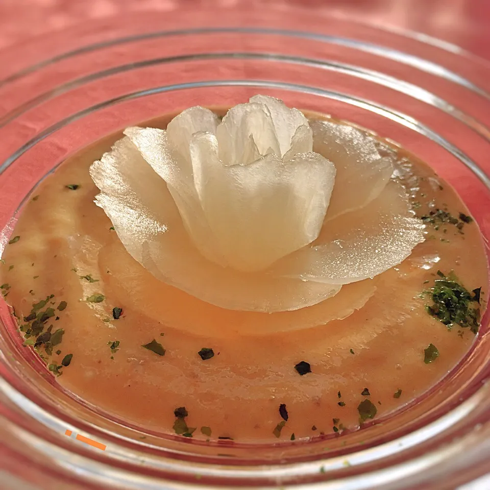 柿の白和えと大根の薔薇🌹【Persimmon and mashed tofu dip with carved daikon rose】|izoomさん