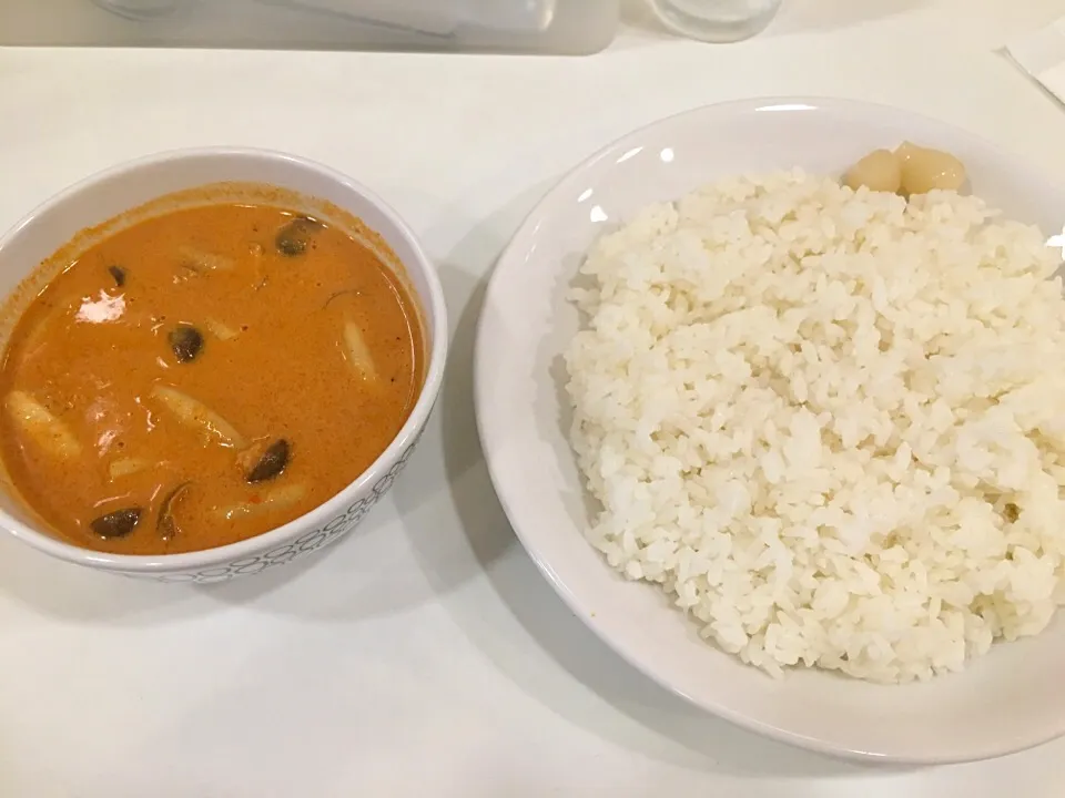 ひよこ豆とツナときのこのレッドカレー@KOSUGI CURRY|カリー仙人さん