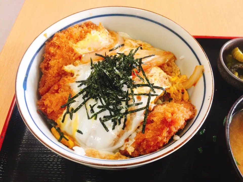 Snapdishの料理写真:@宮城/三元豚ロースカツ丼|THE SUNSEAさん