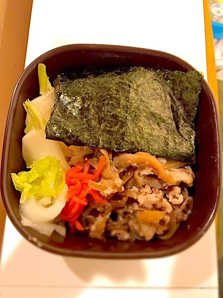 パパお弁当🍱  舞茸牛丼弁当  蕪の糠漬け  白菜の漬物  紅生姜  焼き海苔|ch＊K*∀o(^^*)♪さん