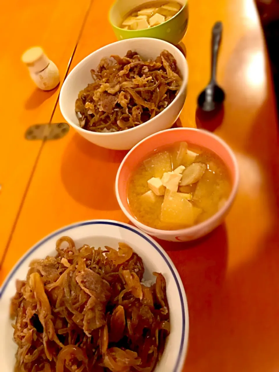 舞茸牛丼  お味噌汁(さつまいも、ゴボウ、大根、豆腐)|ch＊K*∀o(^^*)♪さん