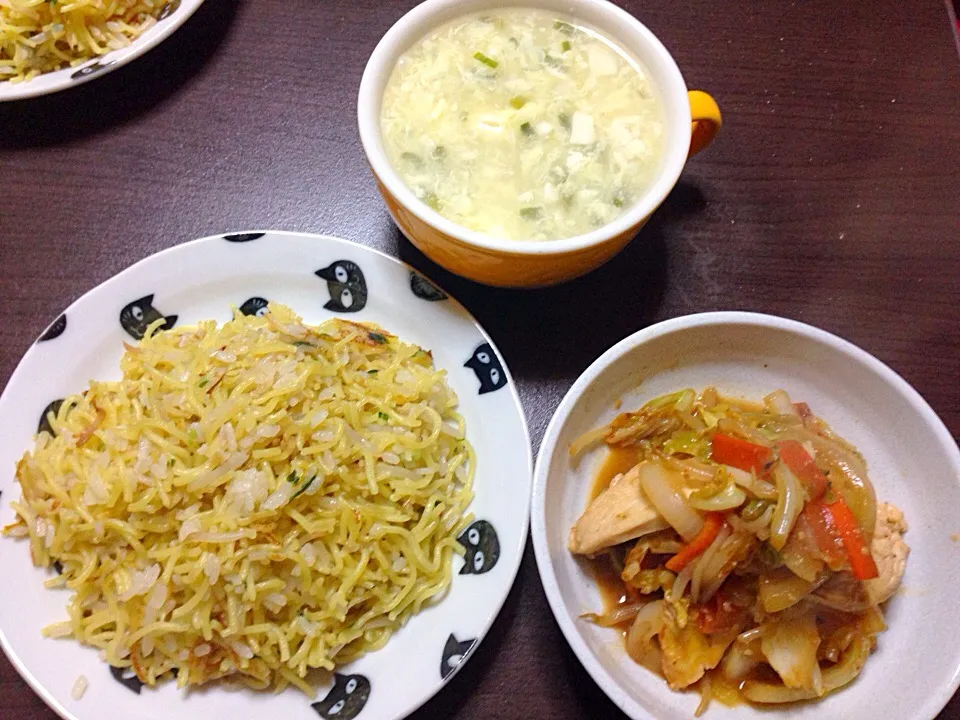 塩そばめし、鶏胸肉の味噌炒め、おぼろ豆腐スープ|こんこんさん