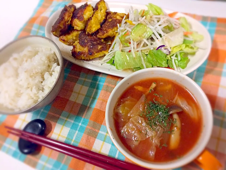 ・鶏胸肉のピカタ（カレー味）
・トマトスープ（ポトフリメイク）
・サラダ|chocolatさん