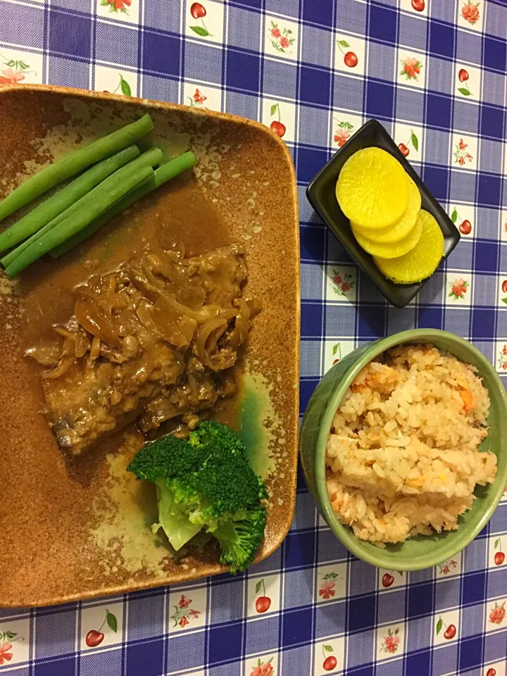 サバ味噌とサーモンご飯✨|YJさん