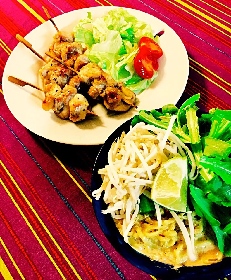 レッドカレーペーストから自家製❗️のココナッツカレー麺&ナンプラー焼き鳥|みさん