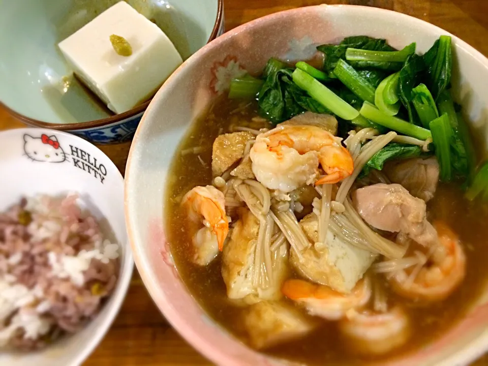 鶏と厚揚げのキノコ煮。小松菜はチンして添え物に。|mikaさん