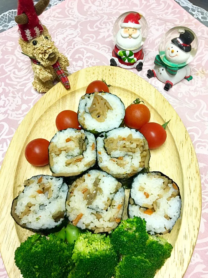 五目御飯の巻き物🎄|きゅうちゃんさん