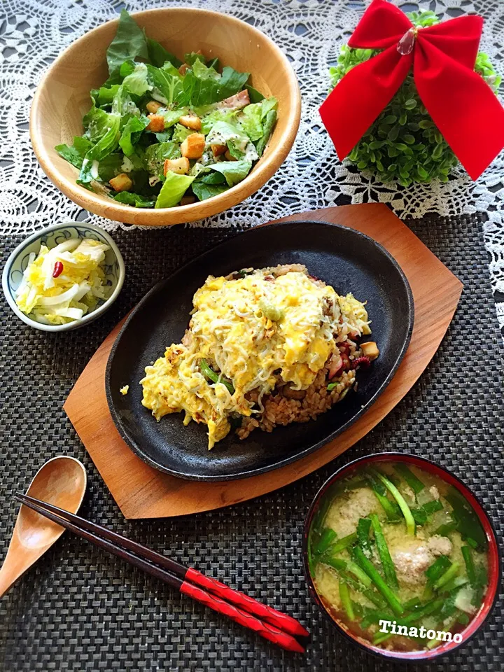 鉄板でタコとナスのチャーハン、ふわふわシラス入り卵乗せランチ！|Tina Tomoko😋さん