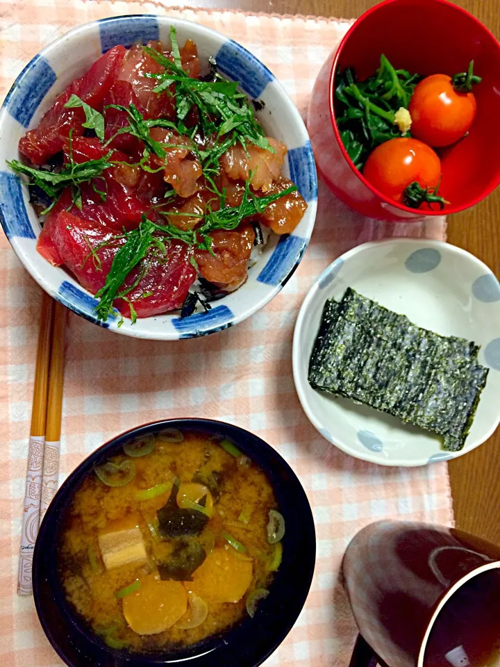 Snapdishの料理写真:鉄火丼定食|小倉佐恵子さん