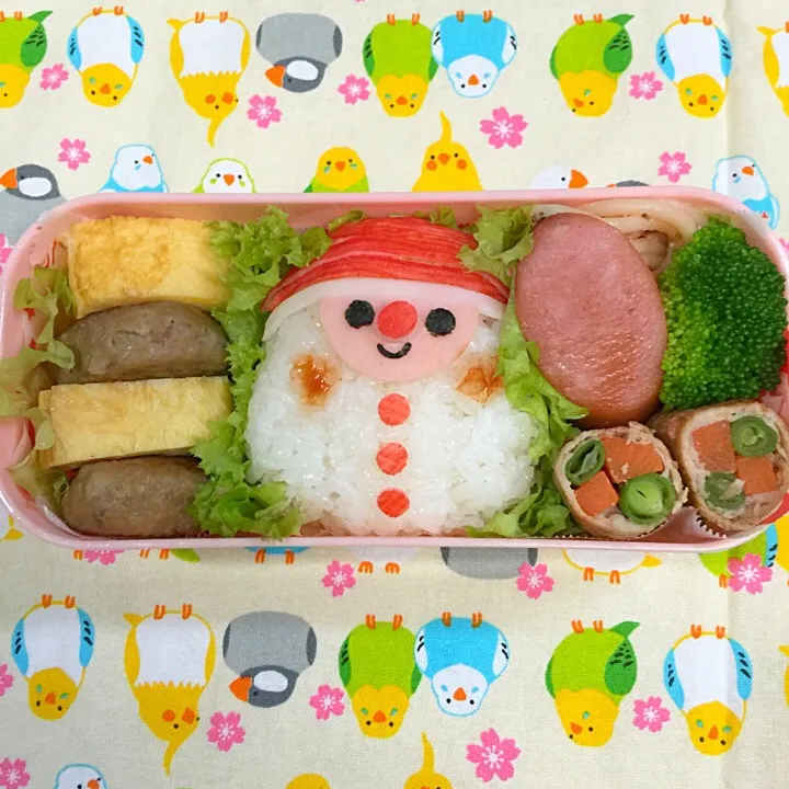 Snapdishの料理写真:今日は学習発表会でお弁当(娘)
リクエストでサンタクロースw|みあとのさん