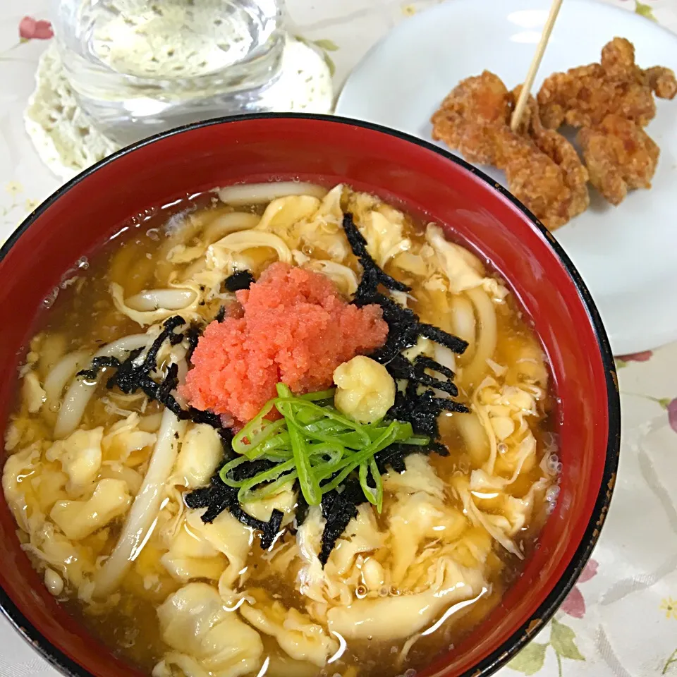 初作り【お店の味再現】明太卵あんかけおうどん🍲＋カリサクっ❗️ひと口からあげ屋台風🍗🐔✨|こまさん