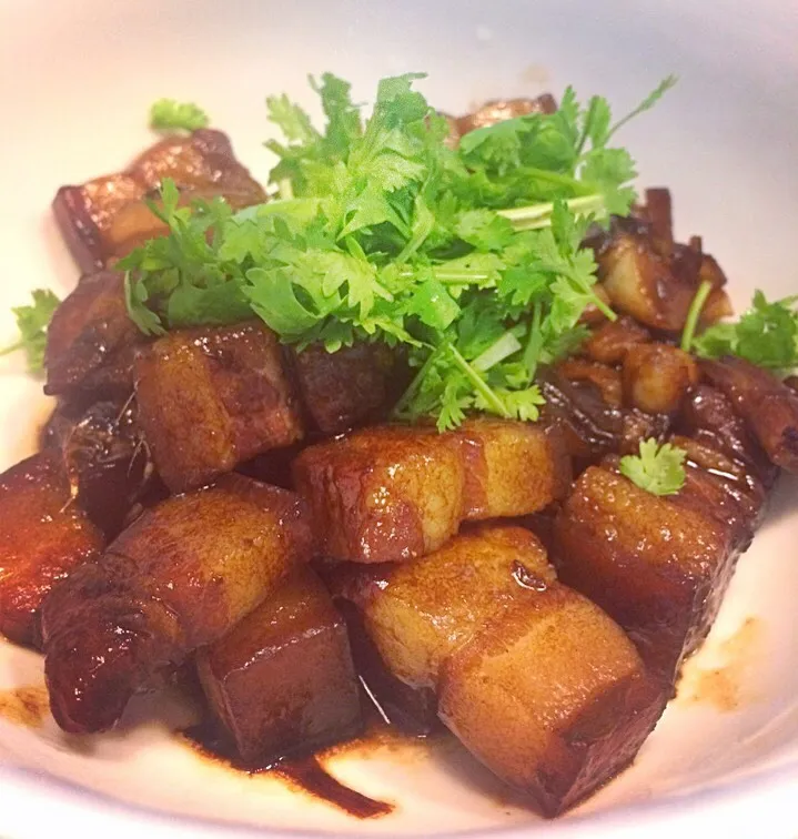 หมูสามชั้นซีอิ๊วดำ Pork with black soya source|SaSaさん