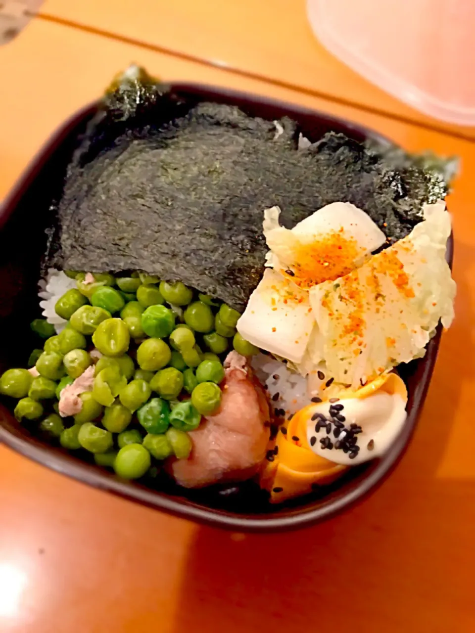 パパお弁当🍱  鶏モモ肉のグリーンピース煮  チェダーチーズ  辛子マヨネーズ胡麻  白菜の漬物  海苔弁|ch＊K*∀o(^^*)♪さん