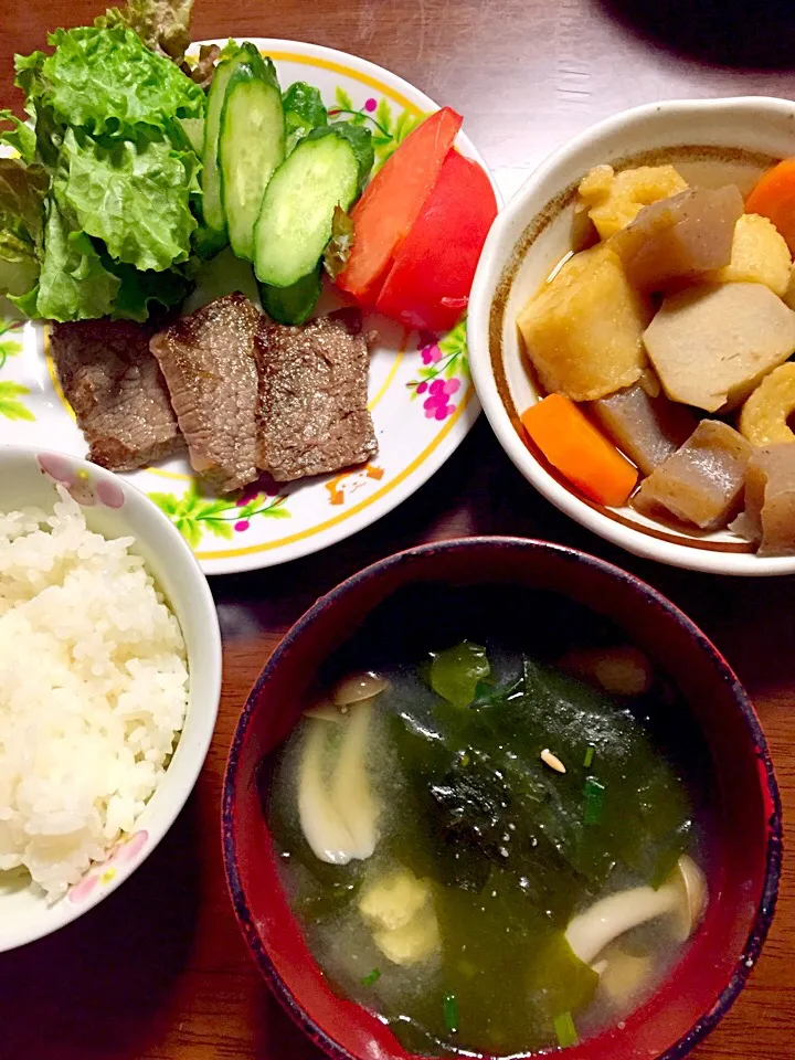 牛肉のソテー きりたんぽ入り煮物 味噌汁|掛谷節子さん