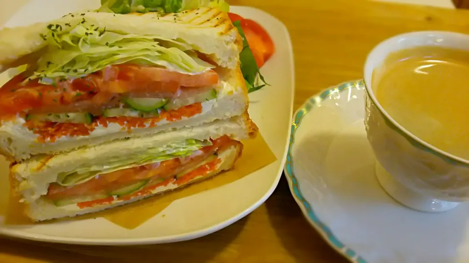 Snapdishの料理写真:朝ごぱん🍞|キム姉さん