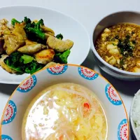 Snapdishの料理写真:鶏とブロッコリーの塩炒め
麻婆豆腐
玉子の中華スープ|あいさん